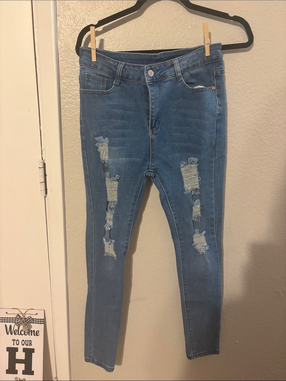 Surprise Distressed Skinny Jeans Size 11/13